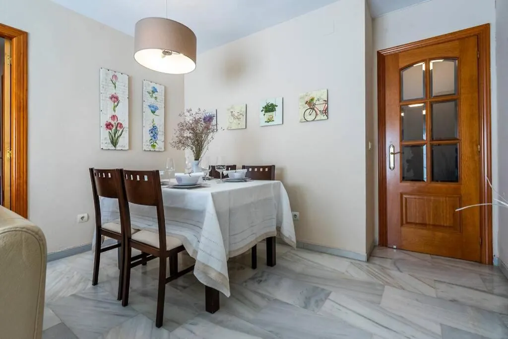 Luminosa Y Soleada Casa En El Centro De Torre Del Mar Apartment 0*,  Spain