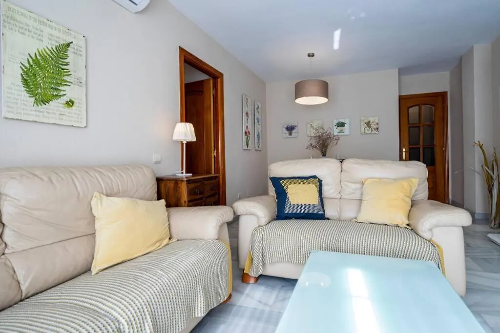 Luminosa Y Soleada Casa En El Centro De Torre Del Mar Apartment