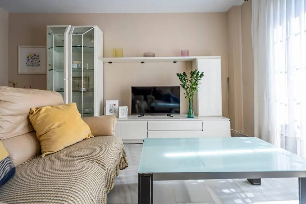 Appartamento Luminosa Y Soleada Casa En El Centro De Torre Del Mar 0*,  Spagna