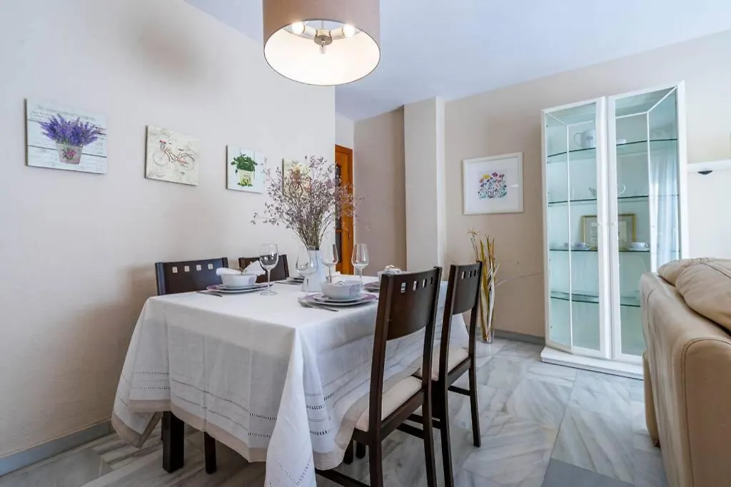 Appartamento Luminosa Y Soleada Casa En El Centro De Torre Del Mar