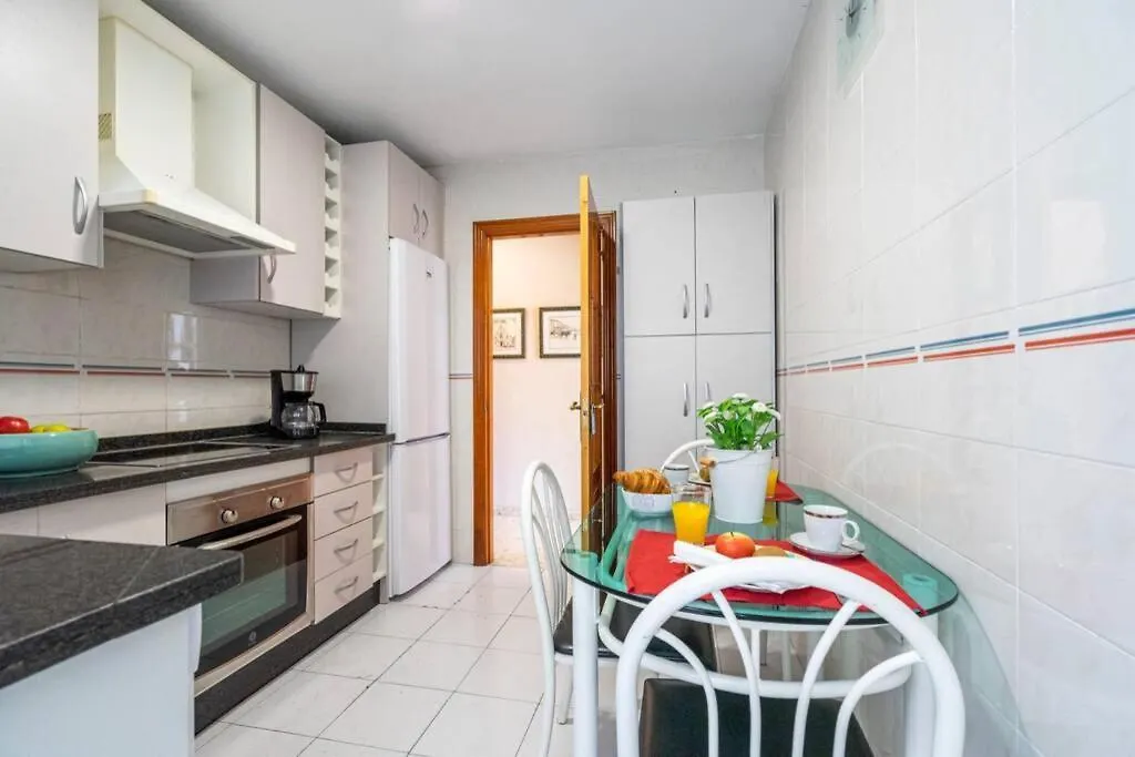 Appartamento Luminosa Y Soleada Casa En El Centro De Torre Del Mar