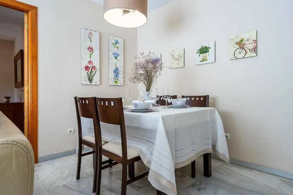Appartamento Luminosa Y Soleada Casa En El Centro De Torre Del Mar